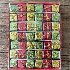 Vintage Christmas Red Green Gold Mini Gift Box Set Garland Packages Unique Small